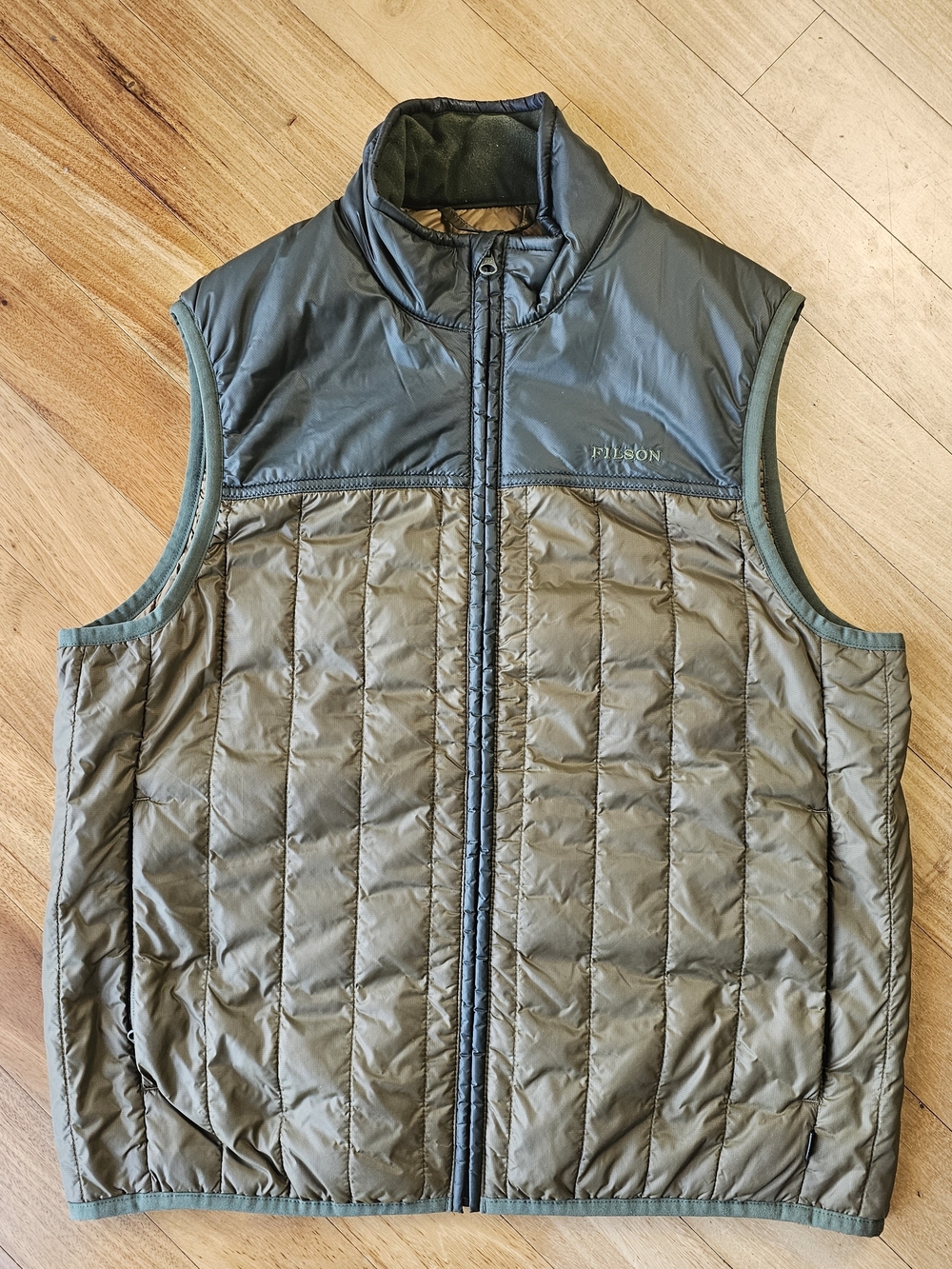 Filson Men's Quilted Insulated Vest Field Olive Size Medium